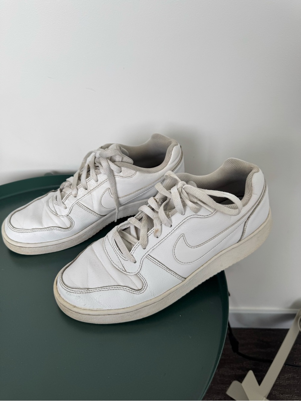 Nike Men’s White Classic Low-Top Sneakers